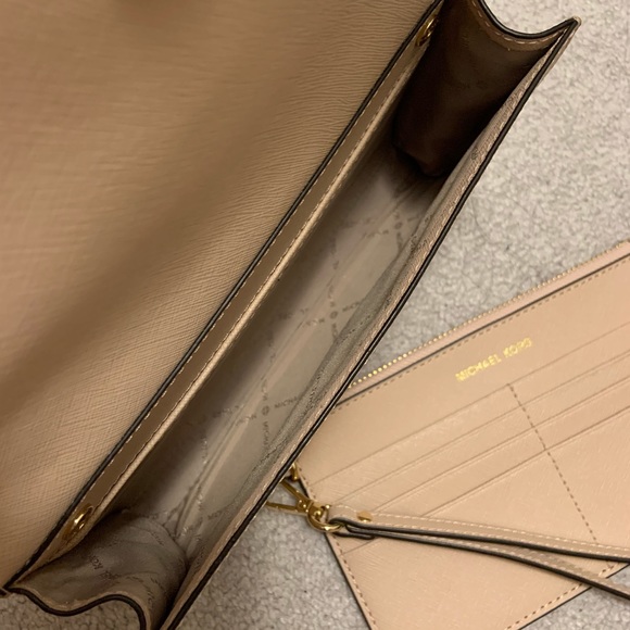 Michael Kors Crossbody Bag - Picture 2 of 4